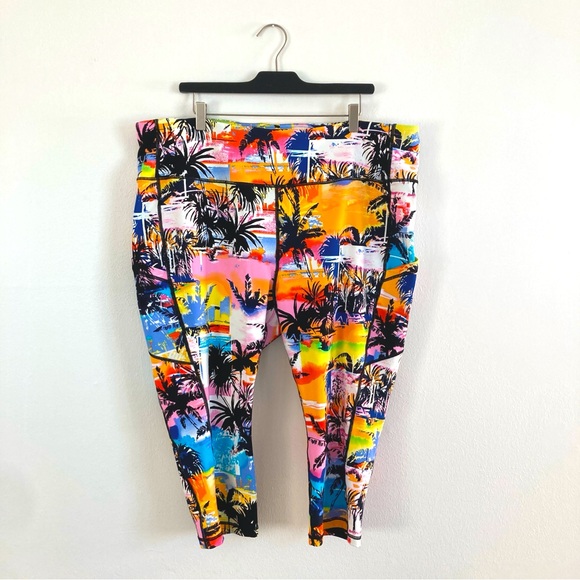 Torrid Active set sports bra and capri leggings Palm Tree Paradise - Picture 9 of 13